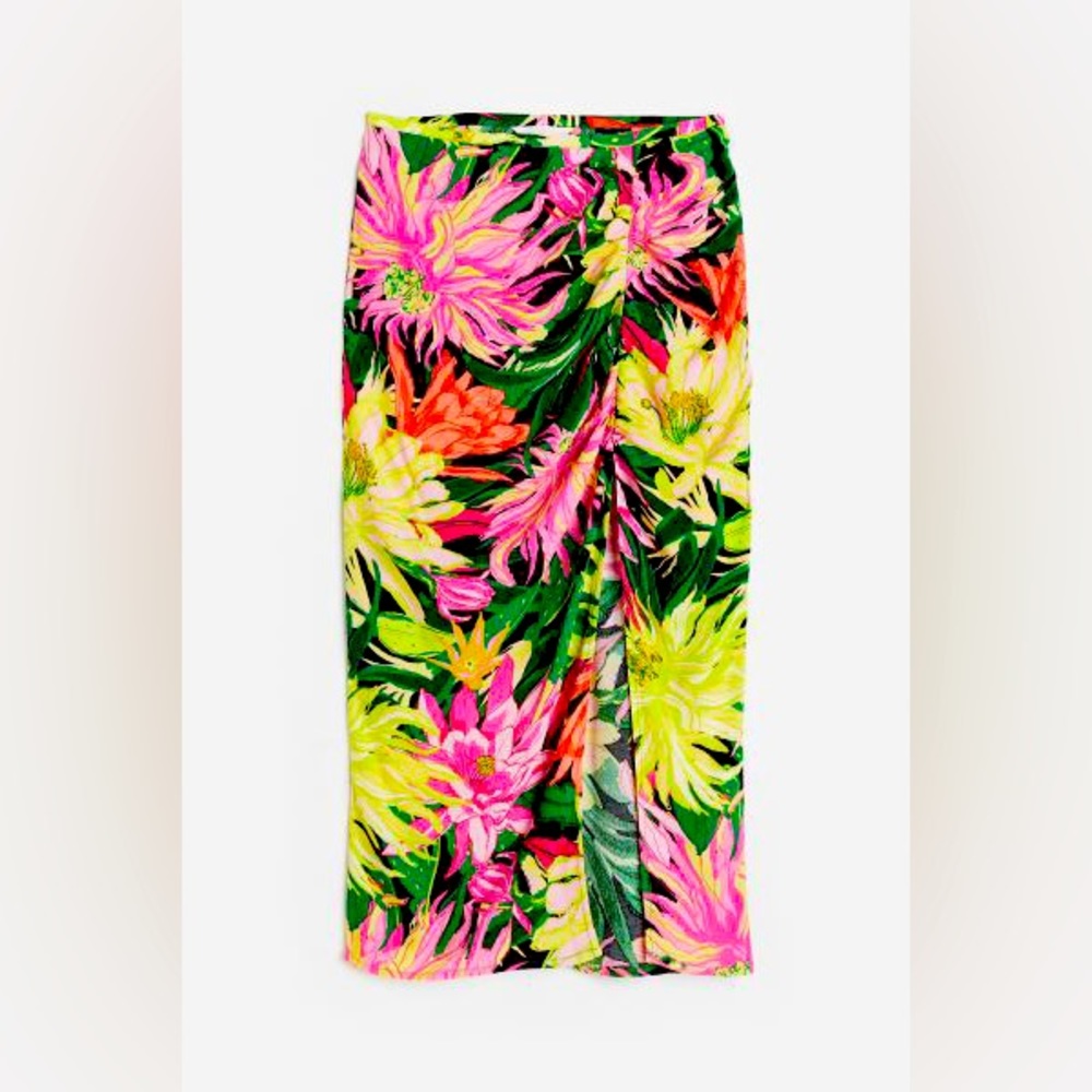 #34 2 size Sold out floral skirt